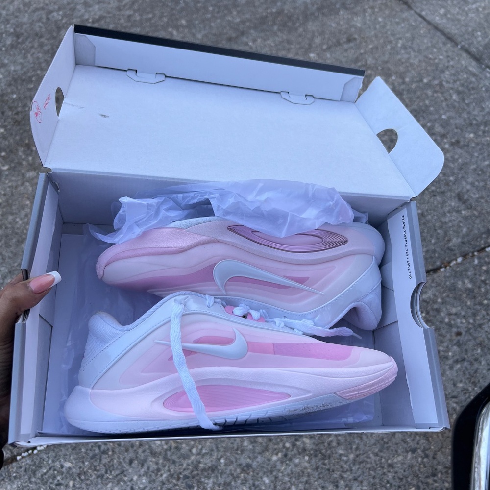 A’ja Wilson Sneakers - Picture 2 of 3